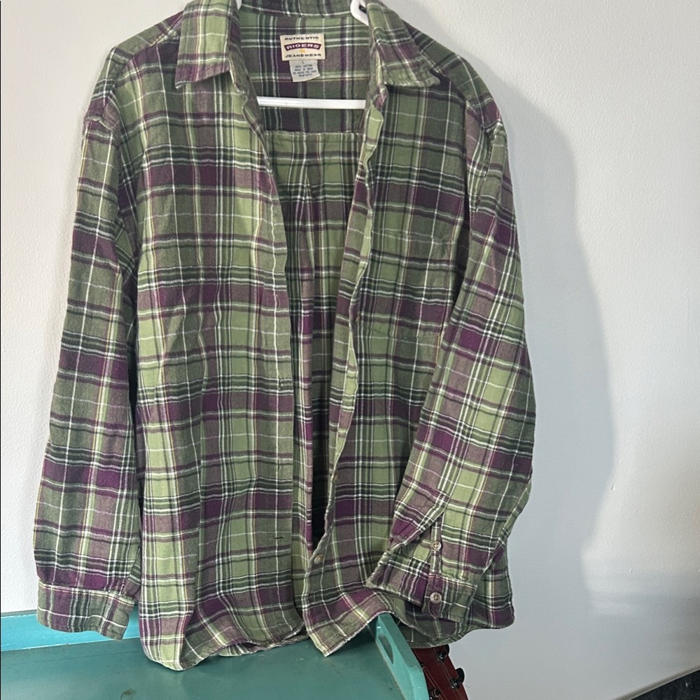 Lovely Vintage Riders by Lee!   Green and Purple Plaid flannel long sleeve Shirt